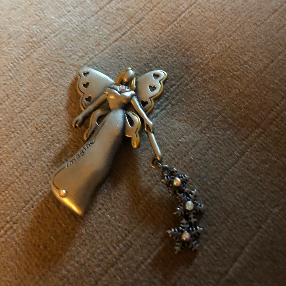 DD Angel Pin- 801 $25 or $20 w/offer